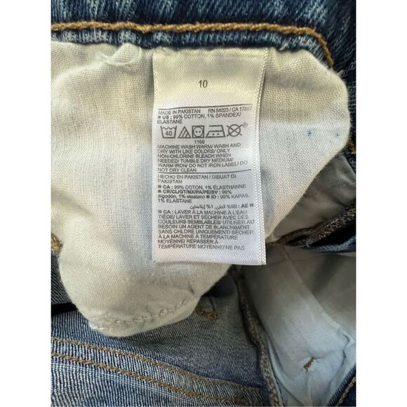 Old Navy High Rise Medium Wash Cut Off Distressed Denim Shorts - Picture 4 of 4